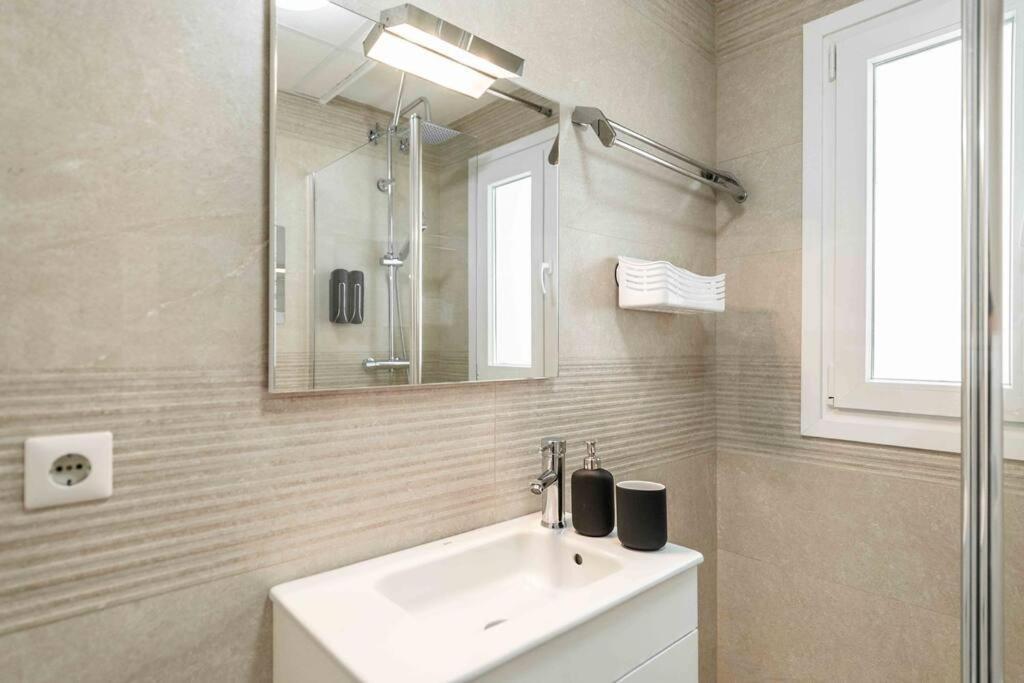 Spacious & Authentic By Rems Apartment Malaga