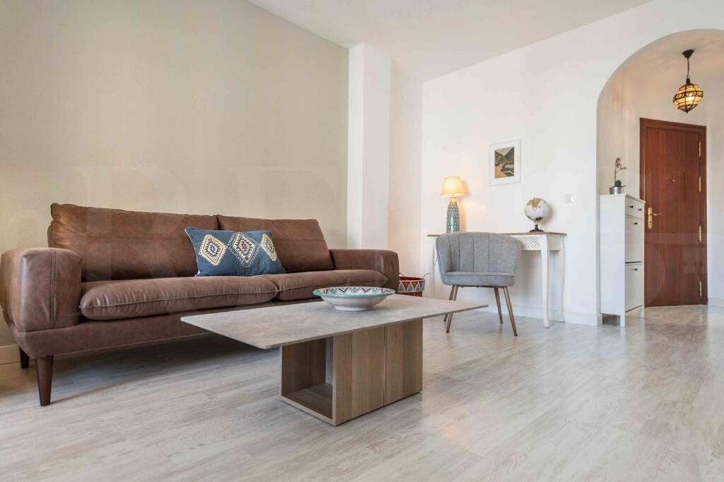 Apartment Spacious & Authentic By Rems *