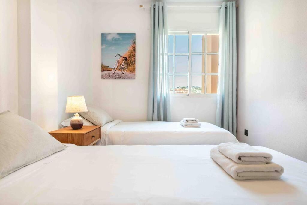 Spacious & Authentic By Rems Apartment Malaga