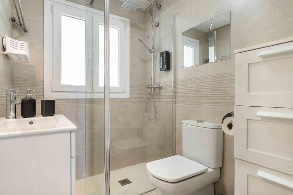 Spacious & Authentic By Rems