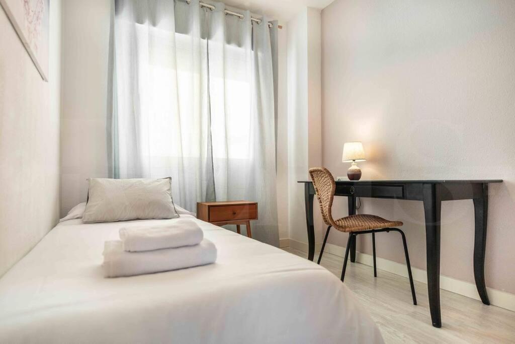 Spacious & Authentic By Rems * Málaga